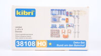 Kibri H0 38108 Deko-Set Rund um den Bahnhof