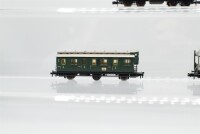Arnold N Konvolut Personenwagen (grün, 4-achsig), Personenwagen (grün, 3-achsig), Länderbahnen