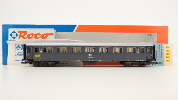 Roco H0 44711 Reisezugwagen 1./2. Kl. FS