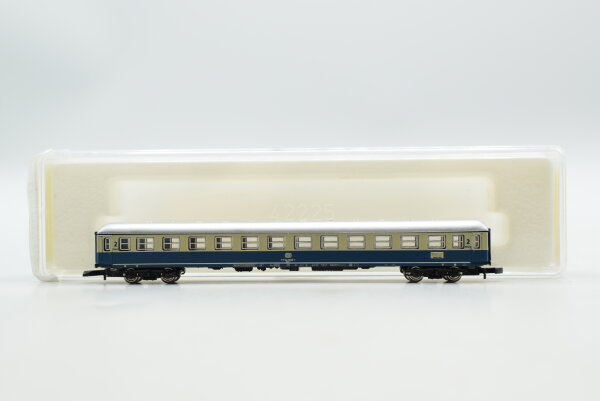 Märklin Z 8721 Reisezugwagen (Wagenkasten beige-oceanblau) Büm 234 der DB
