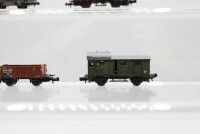 Minitrix/Arnold N Konvolut Güterzugbegleitwagen, Gedeckter Güterwagen, Hochbordwagen, Kipploren, DR