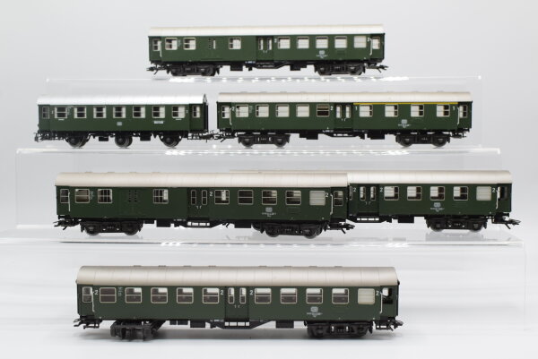 Märklin H0 Konvolut Mitteleinstiegwagen 1./2.Kl., 2.Kl., Personenwagen mit Packabteil, Personenwagen (3acshig), DB