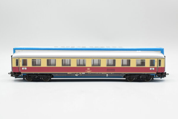 Märklin H0 4085 Reisezugwagen (TEE-ABTEILWAGEN, beige-rot)  Av4üm / Avüm 111 der DB