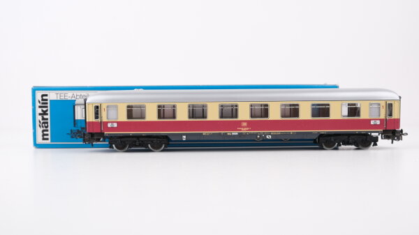 Märklin H0 4085 Reisezugwagen (TEE-ABTEILWAGEN, beige-rot)  Av4üm / Avüm 111 der DB