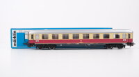 Märklin H0 4085 Reisezugwagen (TEE-ABTEILWAGEN, beige-rot)  Av4üm / Avüm 111 der DB