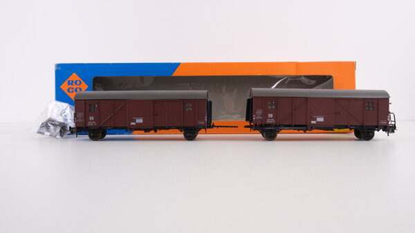 Roco H0 4328 Gedeckter Güterwagen (Leig-Einheit 218 224, 218 225) DB