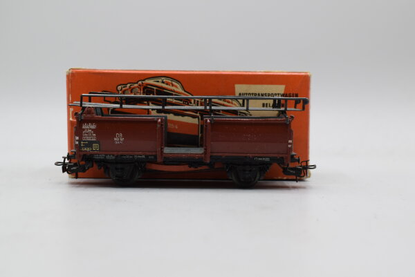 Märklin H0 4613 Autotransportwagen mit Pkw  Off 52  Laaes 541 der DB