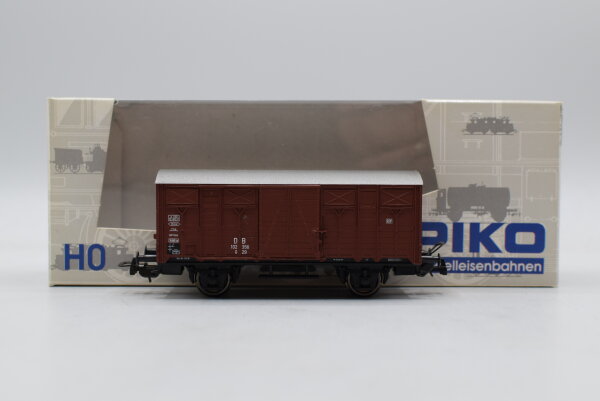 Piko H0 54002 Gedeckter Güterwagen (102 356), DB