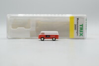 Trix H0 23970 Gedeckter Güterwagen mit VW-Bus (AEG, Museumswagen 2000) DB