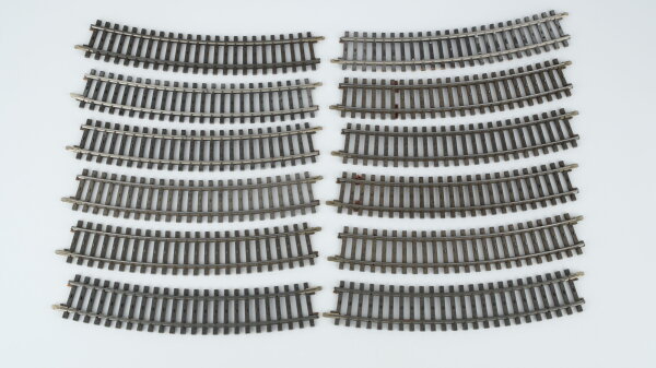 Märklin H0 2132 gebogenes Gleis R2 12 Stück (Farbreste)