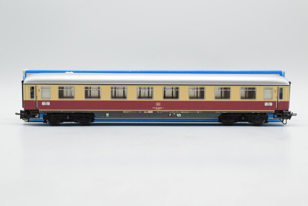 Märklin H0 4085 Reisezugwagen (TEE-ABTEILWAGEN, beige-rot) 1.Kl.  Av4üm / Avüm 111 der DB