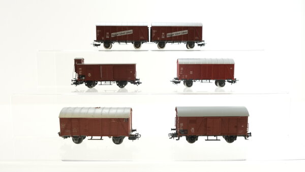 Märklin H0 Konvolut Gedeckte Güterwagen, Gedeckte Güterwagen mit Bremserhaus DB