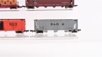 Bachmann/Arnold N Konvolut amerikanische Flachwagen/ Selbstentladewagen/ ged. Güterwagen SFRC/ATSF/GN/B&O/NYC