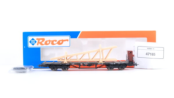 Roco H0 47185 Rungenwagen mit Bremserhaus und Ladung (Holzmasten) K.P.E.V.