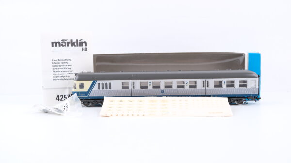 Märklin H0 4257 Reisezugwagen NAHVERKEHRS-STEUERWAGEN 2.KL  BDnf 735 der DB