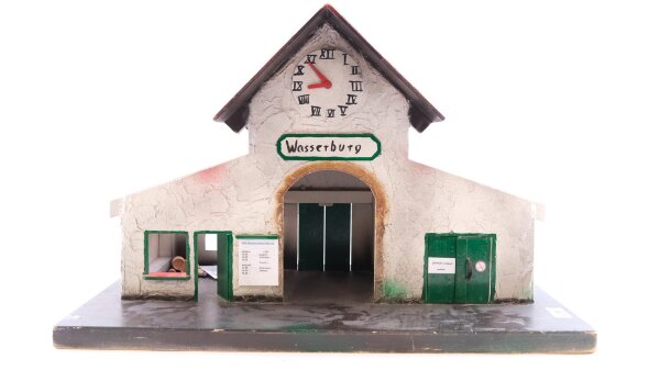 Unbekannt G Bahnhofsgebäude (Wasserburg, Holz, Eigenbau)