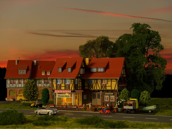 Vollmer H0 43692 Blumengeschäft mit Inneneinrichtung undBeleuchtung, Funktionsbausatz