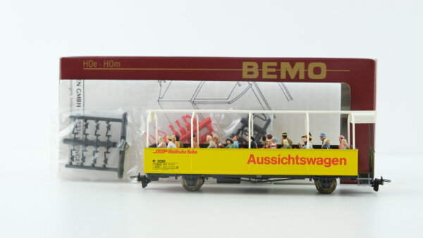 Bemo H0m 3280 109 Aussichtswagen mit Figuren RhB