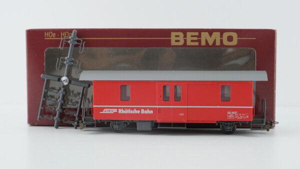 Bemo H0m 3265 137 Gepäck-Postwagen "Rhätische Bahn" RhB