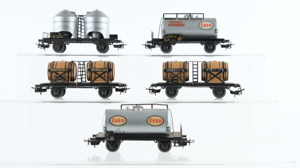 Märklin H0 Konvolut Kesselwagen (Esso), Staubbehälterwagen (Braunkohlestaub), Weinfasswagen, DB/u.a.