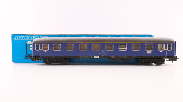 Märklin H0 4051 Reisezugwagen (Schnellzugwagen, 51 80 10-40 167-8) 1.Kl. Aüm 202 der DB