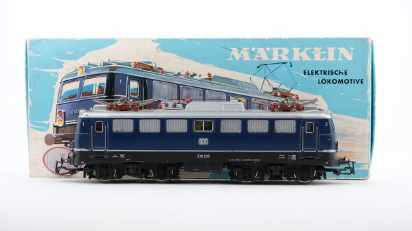 Märklin H0 3039 Elektrische Lokomotive BR E10 der DB Wechselstrom Analog