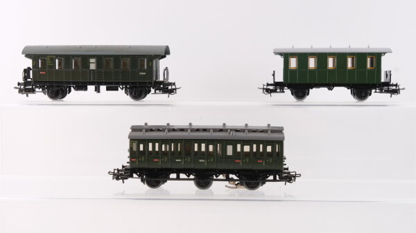 Märklin H0 Konvolut Personenwagen Donnerbüchsen, Abteilwagen grün