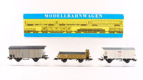 Trix/Sachsenmodelle H0 Konvolut Kühlwagen (Cinzano), Güterwagen mit Schiebetür, Containerwagen mit 3 Container (Deutrans), Flachwagen mit Bremserhaus FS,u.a.