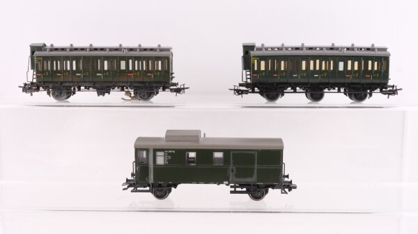 Märklin H0 Konvolut Personenwagen mit Bremserhaus 2.Kl. BR 330 Stgt, Postwagen BR 124 300