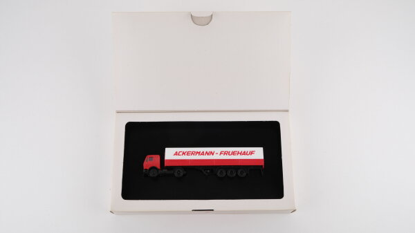 Herpa H0 Mercedes-Benz Koffersattelzug "Ackermann-Fruehauf" rot/weiß