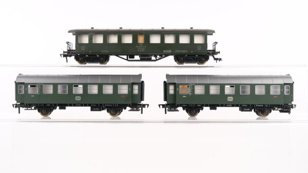 Fleischmann H0 Konvolut Personenwagen 2.Kl., Mannschaftswagen zum Kranzug (4-achsig), DB