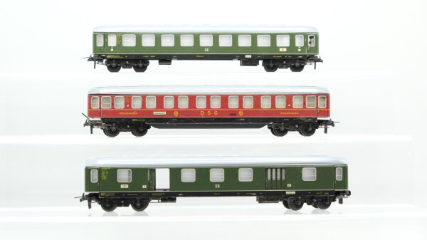 Trix H0 Konvolut Personenwagen 1.Kl. grün, Schlafwagen, Gepäckwagen mit Schiebetüren DRG,DB