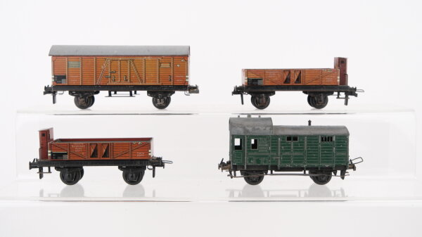 Trix H0 Konvolut Güterwagen Mittelbordwagen mit Bremserhaus, gedecketr Güterwagen, Güterzugbegleitwagen