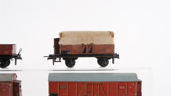 Trix H0 Konvolut Güterwagen Mittelbordwagen mit Bremserhaus, gedecketer Güterwagen mit Bremserhaus, Mittelbordwagen