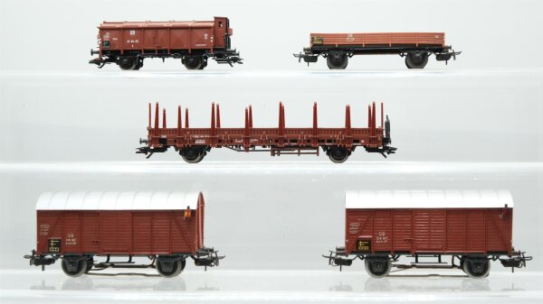Märklin H0 Konvolut Güterwagen Niederbordwagen, gedeckter Güterwagen, Rungenwagen 4-achsig, Klappdeckelwagen DB,DR