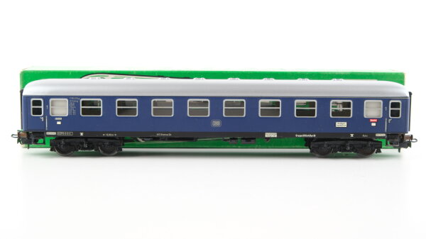 Märklin H0 4027 Reisezugwagen (dunkelblauer Wagenkasten) A4ümg der DB