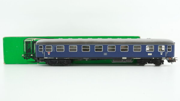 Märklin H0 4027 Reisezugwagen (dunkelblauer Wagenkasten) A4ümg der DB