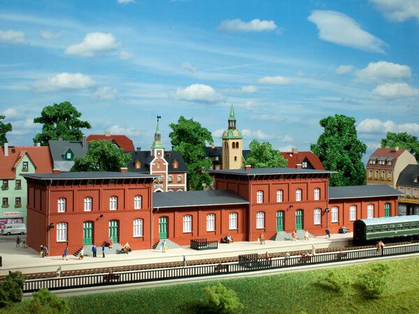 Auhagen TT 13329 Bahnhof Neustadt