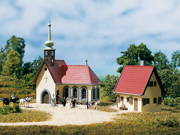 Auhagen N 14461 Dorfkirche mit Pfarrhaus