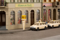 Auhagen TT 43676 PKW Taxi mit Rufsäulen