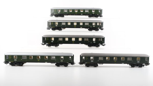 Märklin H0 Konvolut Packwagen grün DB