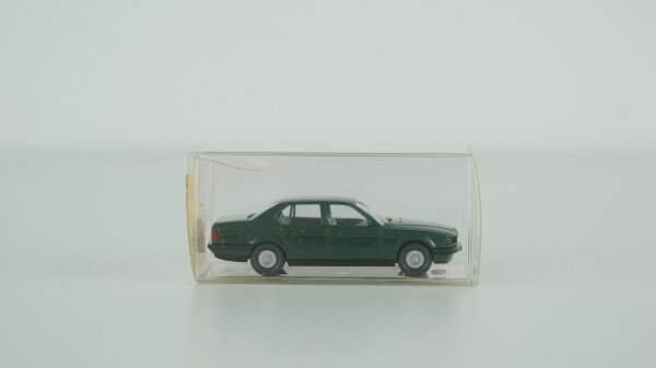 Wiking H0 13192 BMW 750i dunkelgrün