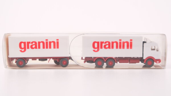 Wiking H0 457/127 Mercedes-Benz Koffer-Hängerzug "granini" weiß/rot
