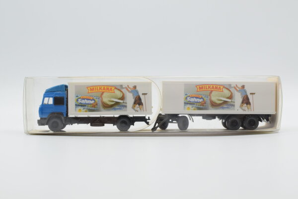 Wiking H0 29475 Iveco 190.36 Koffer-Fernlastzug "Milkana"