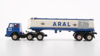 Siku Henschel LKW mit Tankauflieger "Aral"...