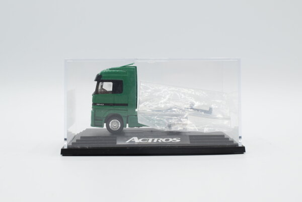 Wiking H0 Mercedes-Benz Sattelzugmaschine "ACTROS" grün