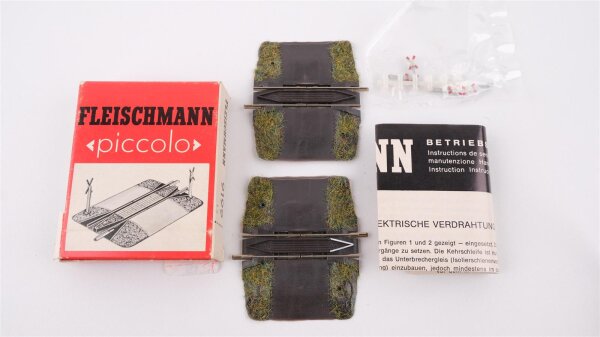 Fleischmann N 9199 Kehrschleifen-Garnitur / Bahnübergänge