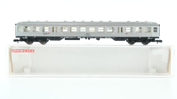 Fleischmann N 8122 Nahverkehrswagen 2. Kl. DB