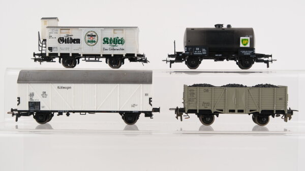 Unbekannt H0 Konvolut Güterwagen Hochbordwagen mit Kohle, Kühlwagen weiß, Kühlwagen mit Bremserhaus Gilden Kölsch, Kesselwagen BP DB