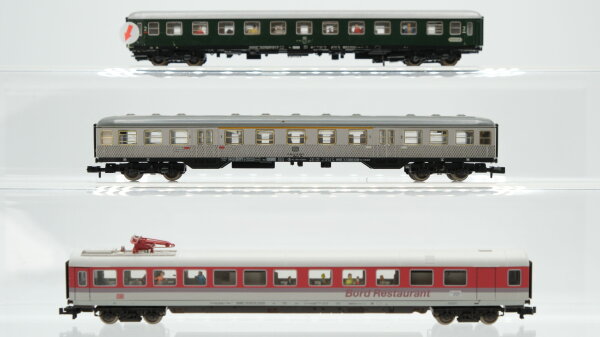 Fleischmann N Konvolut Personenwagen grün 2.Kl. Silberling 1./2.Kl. Speisewagen "BordRestaurant" DB (1 Wagen mit Kleberesten und fehlenden Puffern)